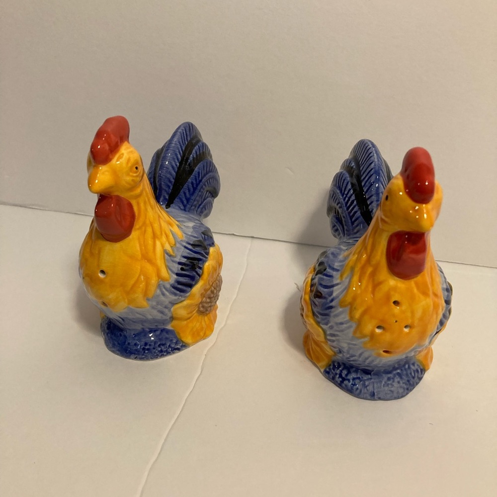 Rooster salt and pepper shakers set